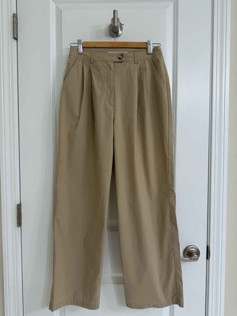 Women’s Classic Pleated Chino Pants - Tan